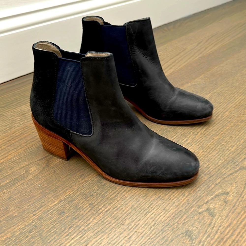 Boden Clapton Ankle Boots - Navy & Suede